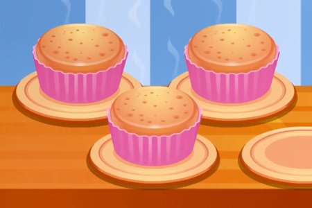 Blonde Ashley Cupcake